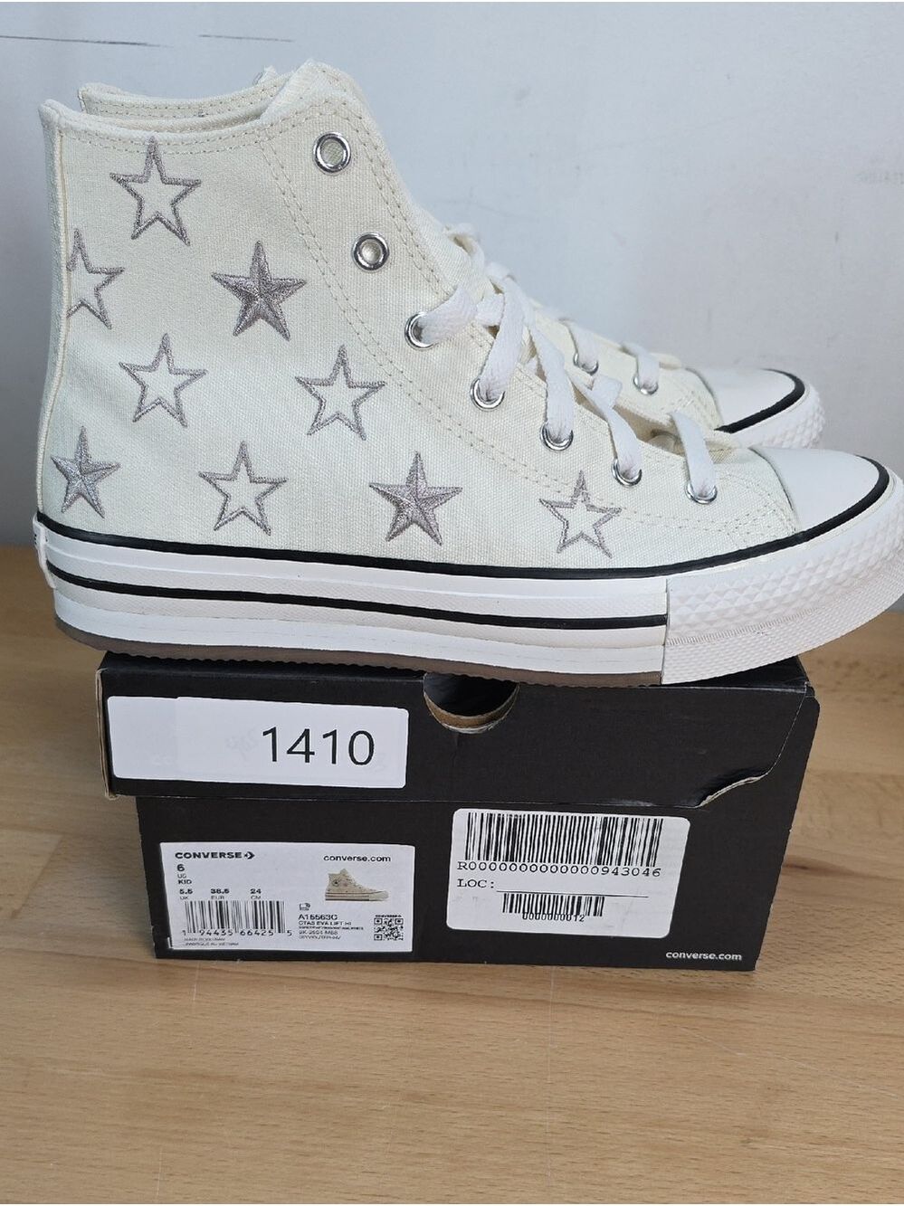 Converse High Top Sneakers with Silver Star Design Kids 6